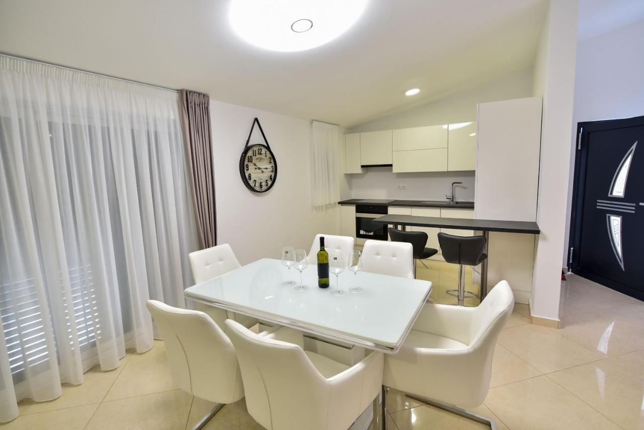 Apartments Sana Vir Exterior photo
